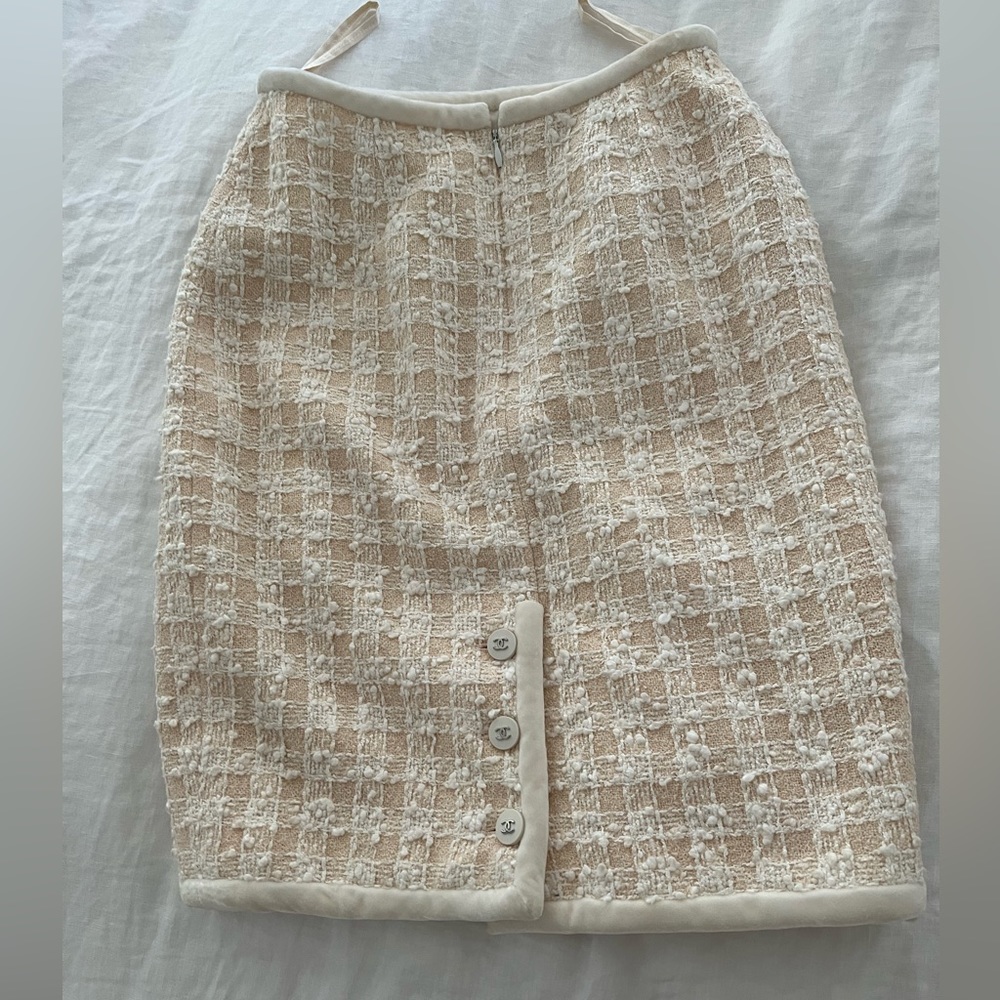 Chanel tweed skirt